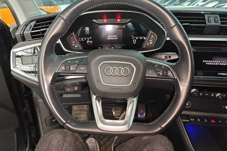 Used Audi Q3 2022 40 TFSI Fashion Dynamic Model Steering Wheel