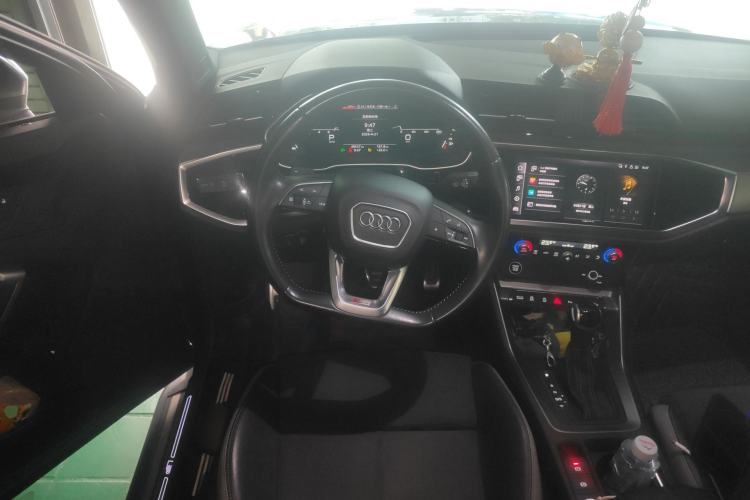 Used Audi Q3 2022 45 TFSI quattro Fashion Dynamic Model Steering Wheel