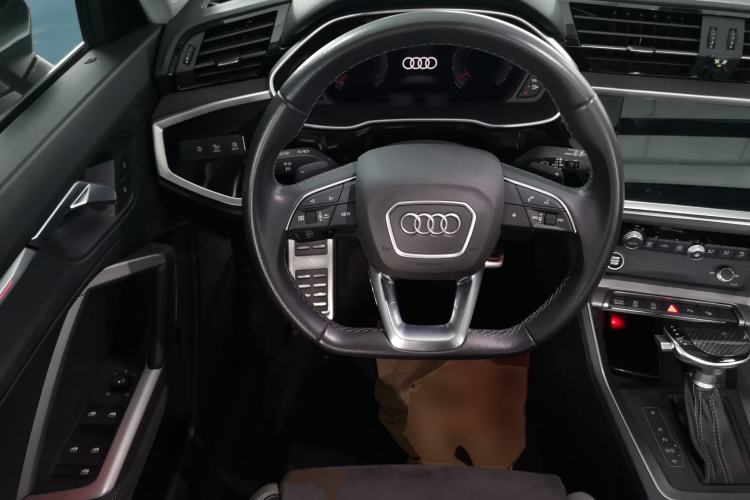 Used Audi Q3 2022 40 TFSI Fashion Dynamic Model Steering Wheel