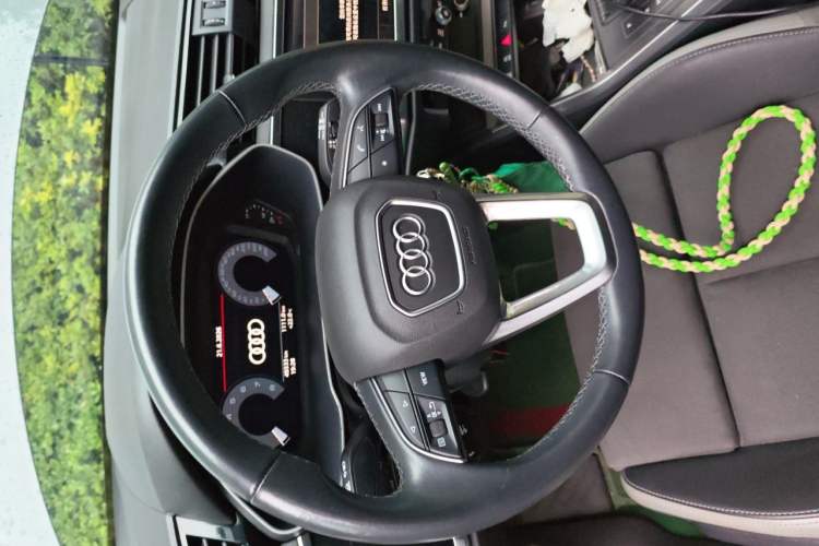 Used Audi Q3 2022 35 TFSI Progressive Dynamic Edition Steering Wheel