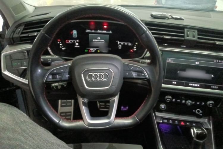 Used Audi Q3 2022 40 TFSI RS Package Performance Model Steering Wheel