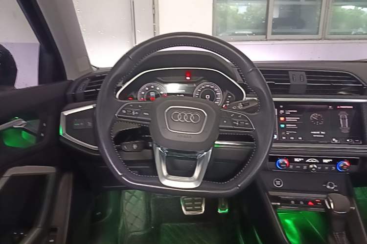 Used Audi Q3 2022 35 TFSI Fashion Dynamic Model Steering Wheel