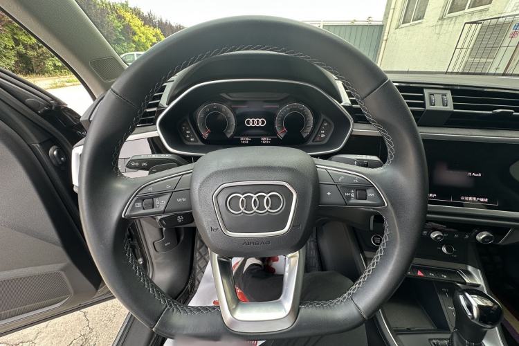 Used Audi Q3 2022 35 TFSI Fashion Dynamic Model Steering Wheel