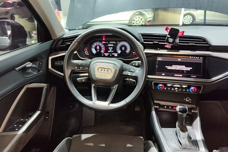 Used Audi Q3 2022 35 TFSI Progressive Dynamic Edition Steering Wheel