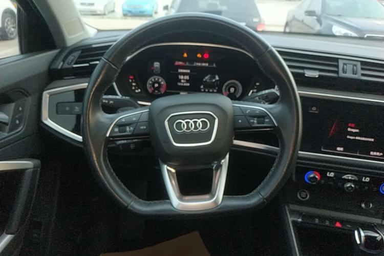 Used Audi Q3 2022 35 TFSI Fashion Dynamic Model Steering Wheel