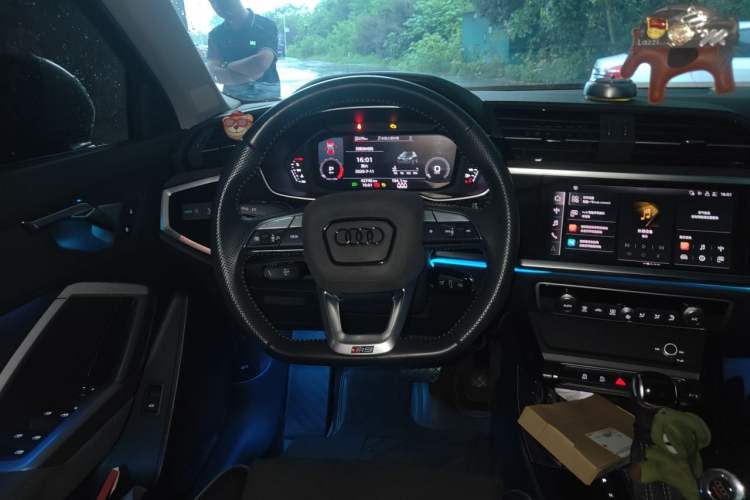 Used Audi Q3 2022 35 TFSI Progressive Dynamic Edition Steering Wheel