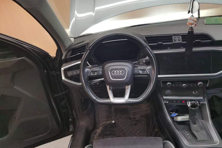 Used Audi Q3 2022 35 TFSI Fashion Dynamic Model Steering Wheel