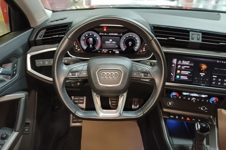Used Audi Q3 2022 40 TFSI Fashion Dynamic Model Steering Wheel