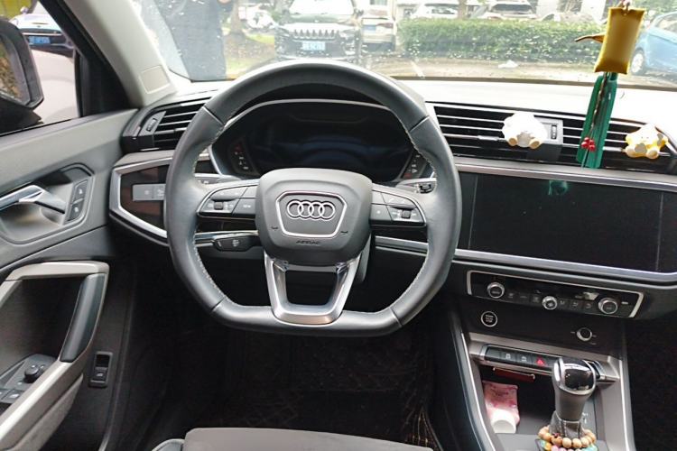 Used Audi Q3 2022 35 TFSI Fashion Dynamic Model Steering Wheel
