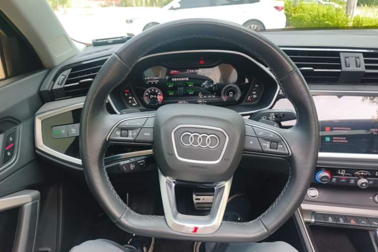 Used Audi Q3 2022 35 TFSI Fashion Dynamic Model Steering Wheel