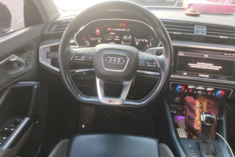 Used Audi Q3 2022 40 TFSI Fashion Dynamic Model Steering Wheel