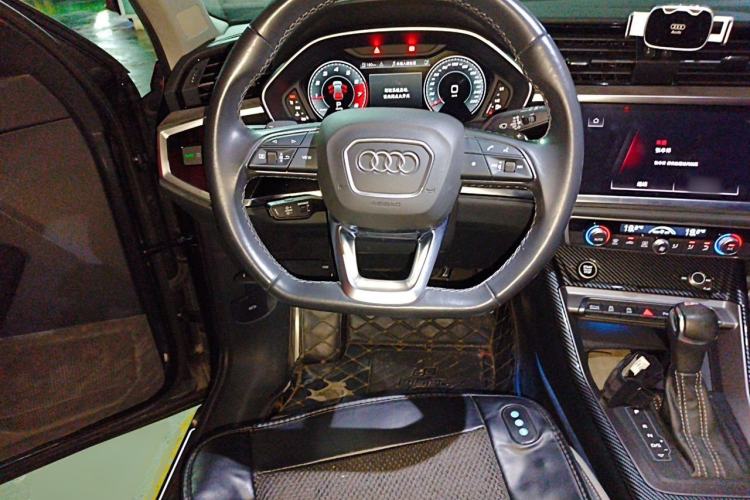 Used Audi Q3 2022 40 TFSI Fashion Dynamic Model Steering Wheel