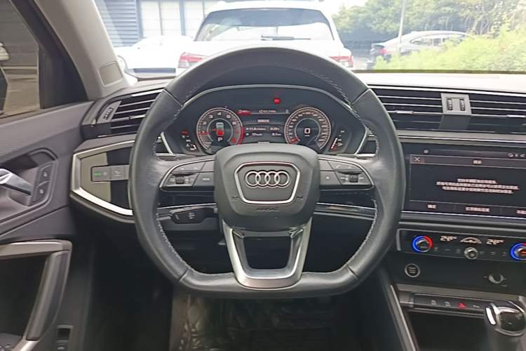 Used Audi Q3 2022 35 TFSI Fashion Dynamic Model Steering Wheel