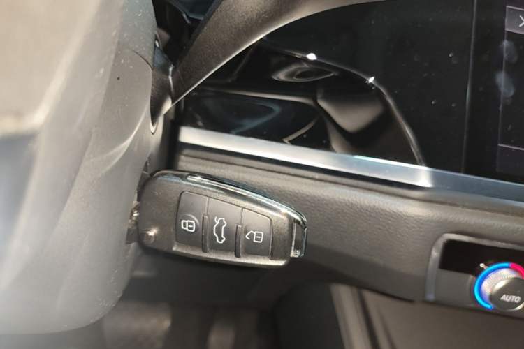 Used Audi Q3 2022 35 TFSI Progressive Dynamic Edition Vehicle Key