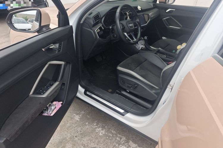 Used Audi Q3 2022 35 TFSI Progressive Dynamic Edition Driver Seat