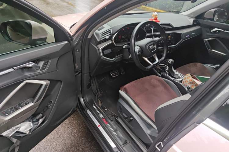 Used Audi Q3 2022 40 TFSI Fashion Dynamic Model Driver Seat