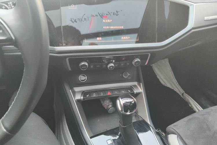 Used Audi Q3 2022 35 TFSI Fashion Dynamic Model Audio And AC Panel