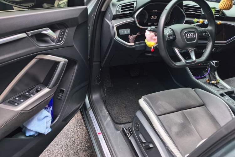 Used Audi Q3 2022 35 TFSI Fashion Dynamic Model Driver Seat