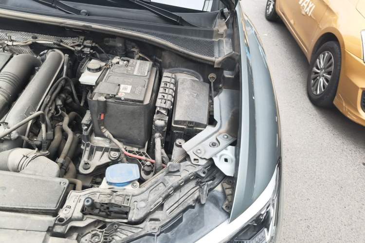 Used Audi Q3 2022 35 TFSI Fashion Dynamic Model Engine Bay Left