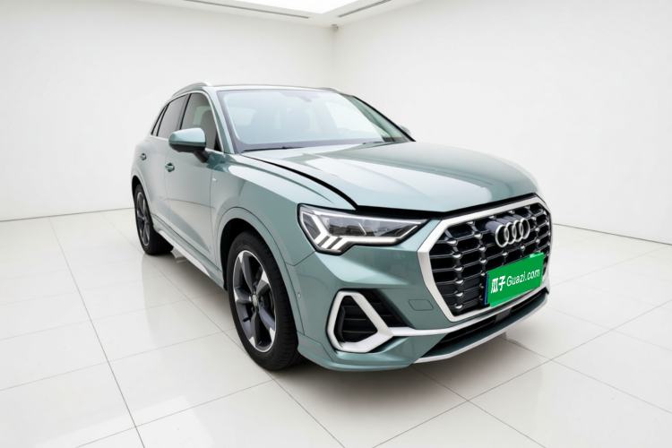 Used Audi Q3 2022 35 TFSI Fashion Dynamic Model Front Right 45 Deg