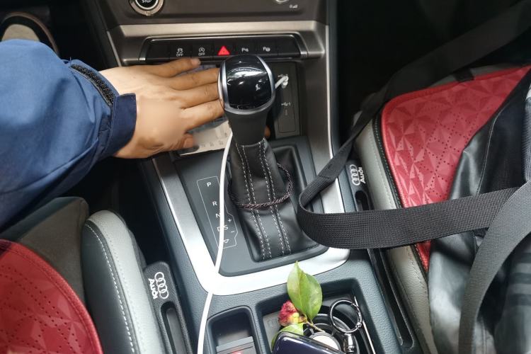 Used Audi Q3 2022 35 TFSI Fashion Dynamic Model Gear Lever