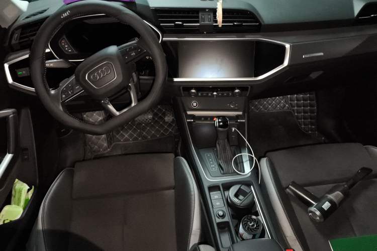 Used Audi Q3 2022 35 TFSI Fashion Dynamic Model Interior 2