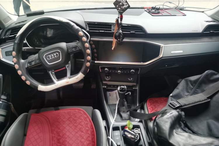 Used Audi Q3 2022 35 TFSI Fashion Dynamic Model Interior 2