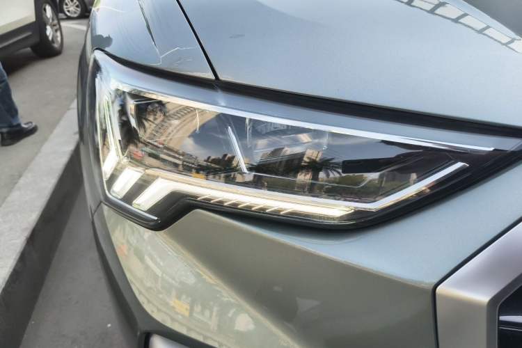 Used Audi Q3 2022 35 TFSI Fashion Dynamic Model Right Front Headlight
