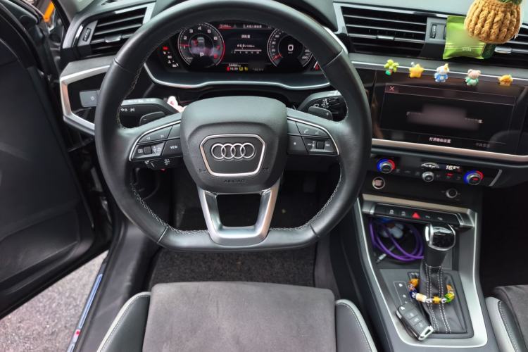 Used Audi Q3 2022 35 TFSI Fashion Dynamic Model Steering Wheel