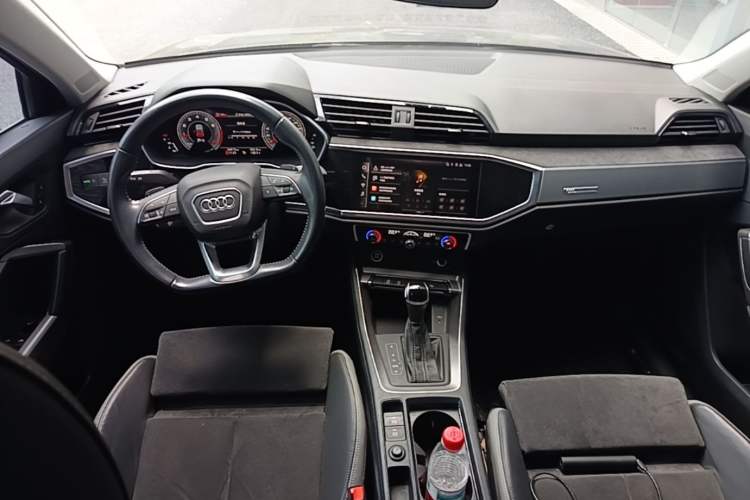 Used Audi Q3 2022 35 TFSI Fashion Dynamic Model Center Console