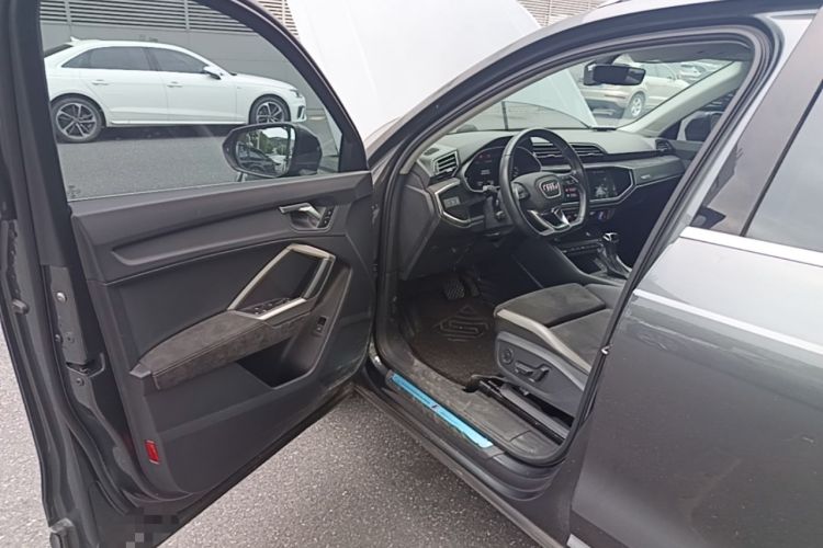 Used Audi Q3 2022 35 TFSI Fashion Dynamic Model Driver Seat