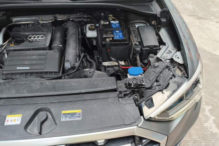 Used Audi Q3 2022 35 TFSI Fashion Dynamic Model Engine Bay Left