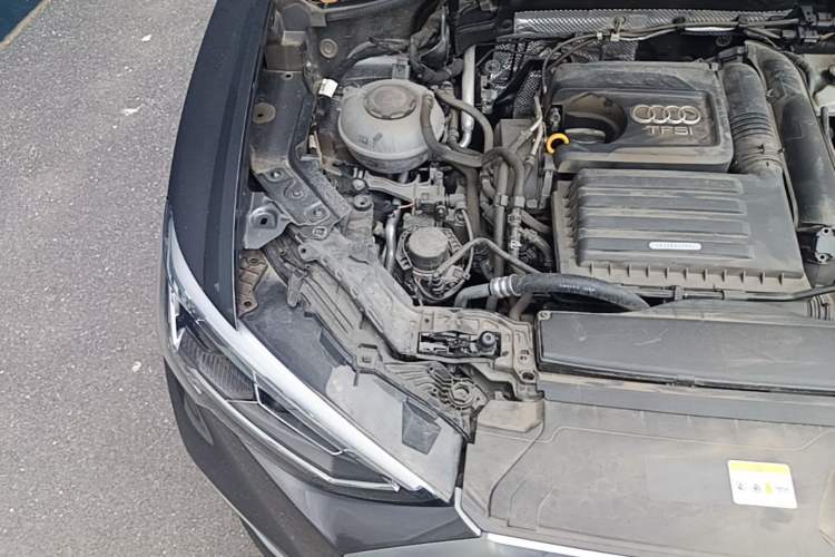 Used Audi Q3 2022 35 TFSI Fashion Dynamic Model Engine Bay Right