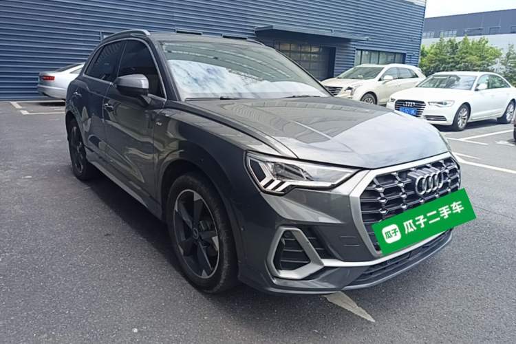 Used Audi Q3 2022 35 TFSI Fashion Dynamic Model Front Right 45 Deg