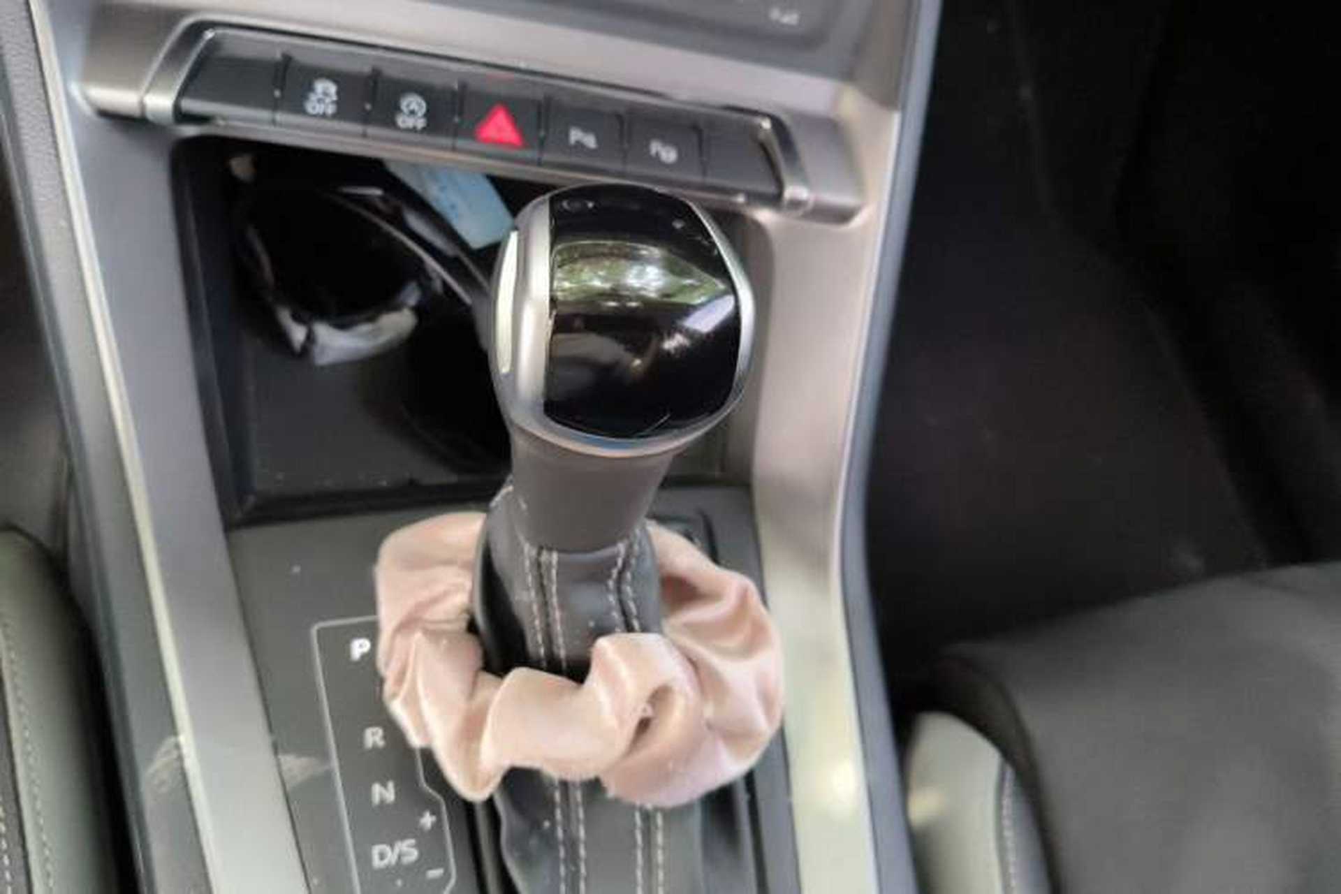 Used Audi Q3 2022 35 TFSI Fashion Dynamic Model Gear Lever