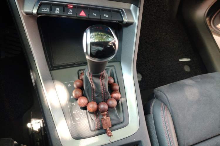 Used Audi Q3 2022 40 TFSI RS Package Performance Model Gear Lever