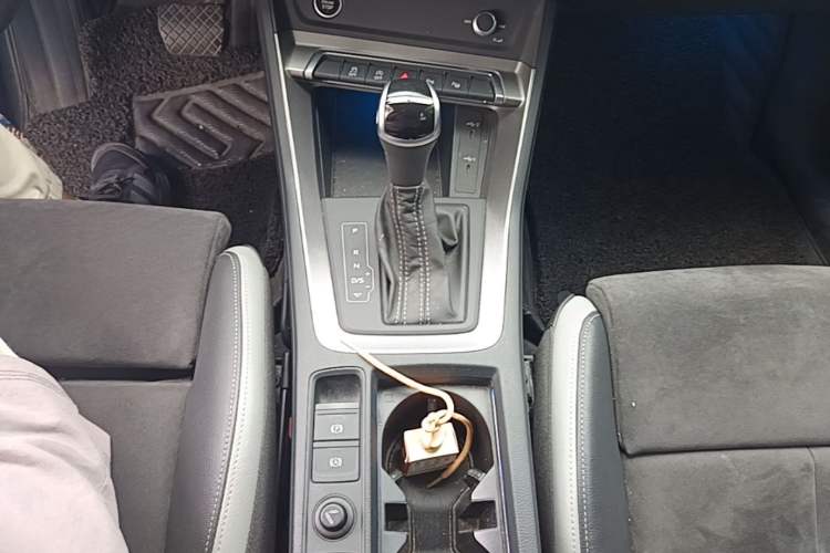 Used Audi Q3 2022 35 TFSI Fashion Dynamic Model Gear Lever