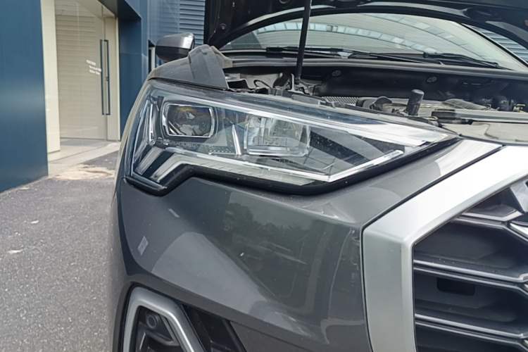 Used Audi Q3 2022 35 TFSI Fashion Dynamic Model Right Front Headlight