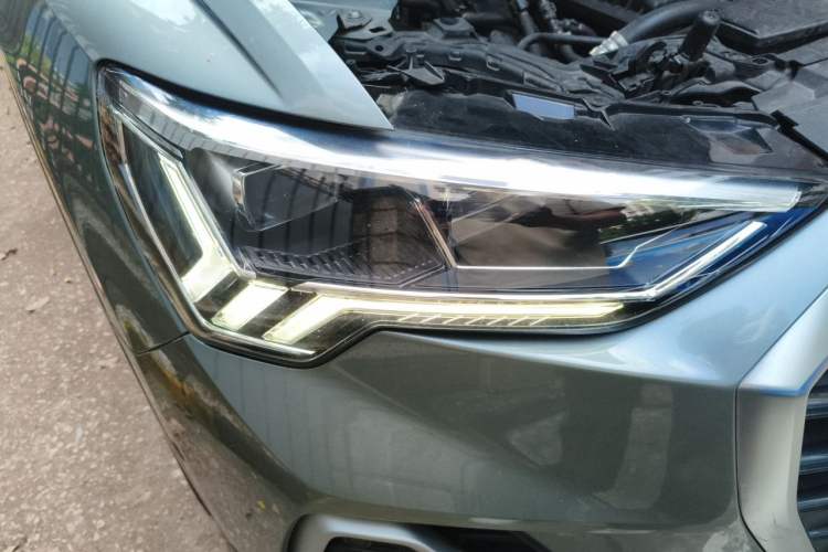Used Audi Q3 2022 35 TFSI Fashion Dynamic Model Right Front Headlight