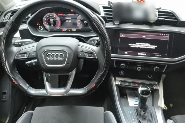 Used Audi Q3 2022 35 TFSI Fashion Dynamic Model Steering Wheel