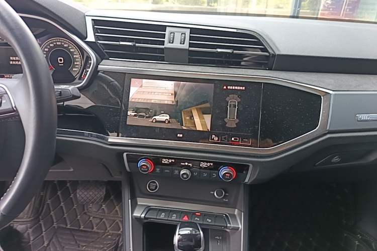 Used Audi Q3 2022 35 TFSI Fashion Dynamic Model Audio And AC Panel