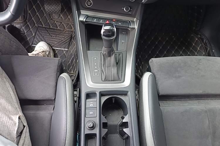 Used Audi Q3 2022 35 TFSI Fashion Dynamic Model Gear Lever