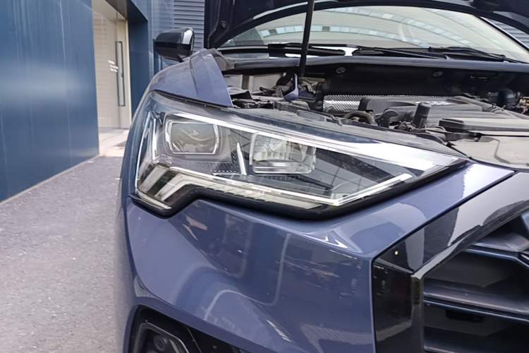 Used Audi Q3 2022 35 TFSI Fashion Dynamic Model Right Front Headlight