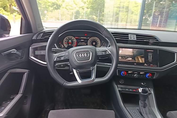 Used Audi Q3 2022 35 TFSI Fashion Dynamic Model Steering Wheel