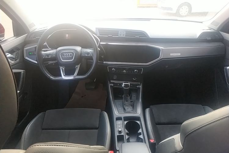 Used Audi Q3 2022 35 TFSI Fashion Dynamic Model Center Console