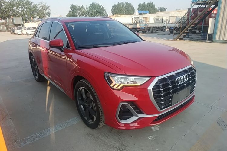 Used Audi Q3 2022 35 TFSI Fashion Dynamic Model Front Right 45 Deg