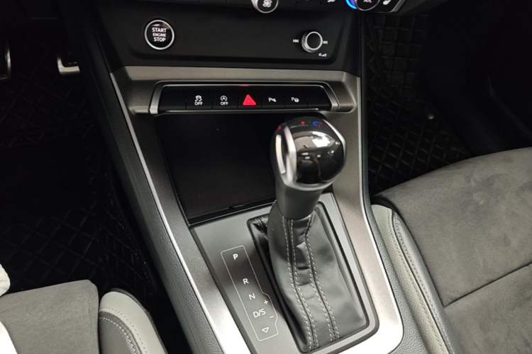 Used Audi Q3 2022 35 TFSI Fashion Dynamic Model Gear Lever