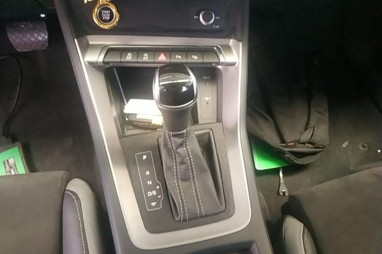 Used Audi Q3 2022 35 TFSI Fashion Dynamic Model Gear Lever