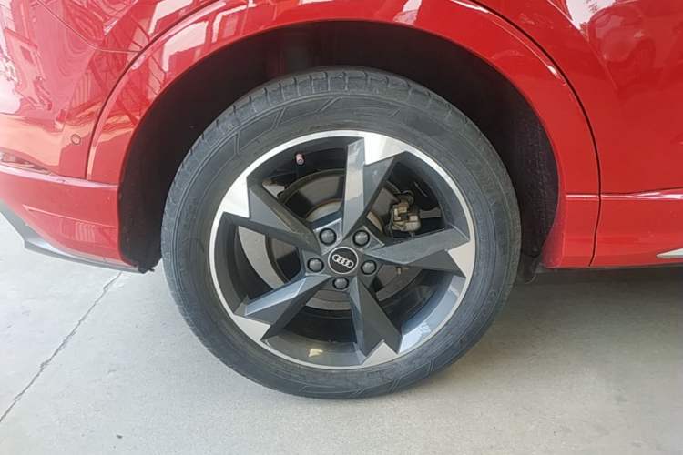 Used Audi Q3 2022 35 TFSI Fashion Dynamic Model Right Rear Wheel Hub