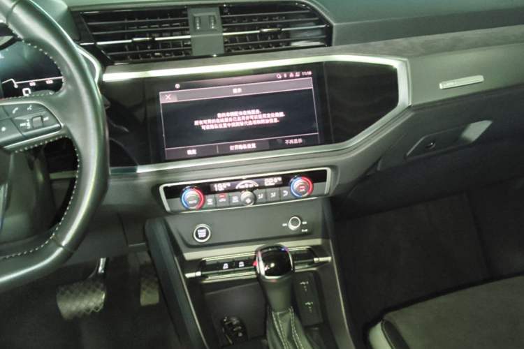 Used Audi Q3 2022 35 TFSI Fashion Dynamic Model Audio And AC Panel